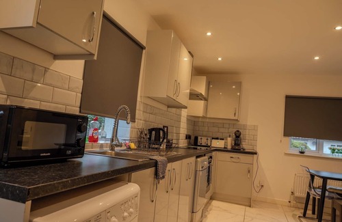 Nottingham Casa | 4br-sleeps8-privategarden-freeparking
