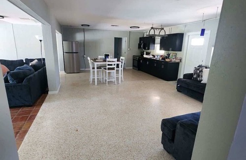 Siesta Key Village Apartamento | 4BR Spacious Paradise