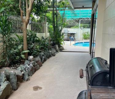 Antipolo Apartamento | 4BR Tipolo rest house with Pool Sauna billiards hockey