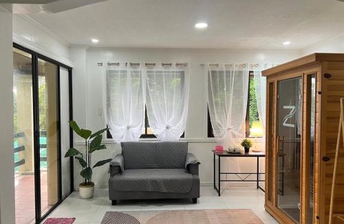 Antipolo Apartamento | 4BR Tipolo rest house with Pool Sauna billiards hockey
