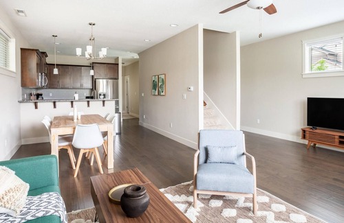 Oak Hills Casa | 4BR Townhouse in Beaverton