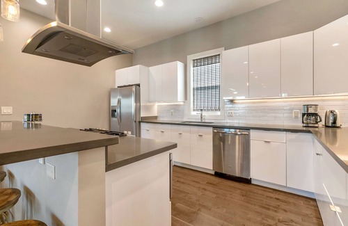 Mid-City Condominio | 4BR Townhouse in Bienville Villas