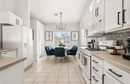 North Las Vegas Casa | Chic & Modern 3 BR Vegas Resort Pool House