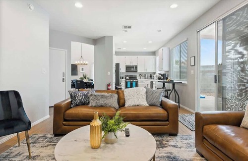 Foothills Casa | 4BR Vegas Home w/ NEW Pool & Spa! Oasis of Luxury