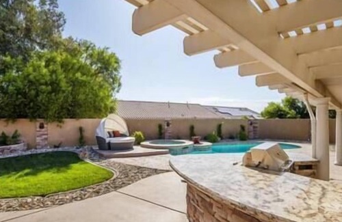North Las Vegas Casa | ❤️4BR Vegas Oasis w Pool, Spa, Outdoor Kitchen!