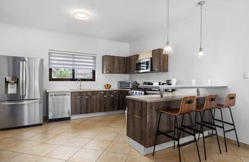Gold Coast Villa | 4BR Villa @ Gold Coast w/ Pool + Gym & TennisCourt