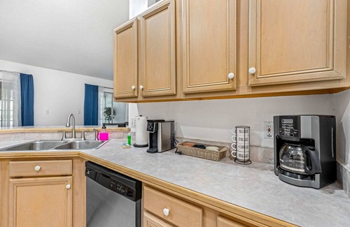 Clermont Casa | 4BR w/ Private HEATED Pool + Hot Tub + Grill