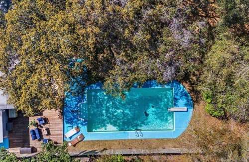 Fort Walton Beach Casa | 4BR w Private Pool & Fire Pit - 2 MI To Beach