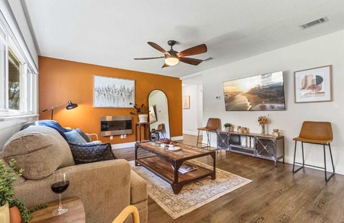 Fort Walton Beach Casa | 4BR w Private Pool & Fire Pit - 2 MI To Beach