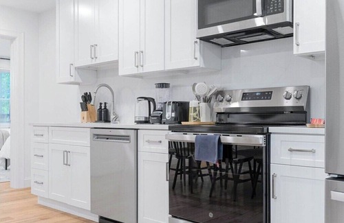 Central Square Apartamento | 4BR3B 14G Walk to Harvard MIT BU and Outdoor