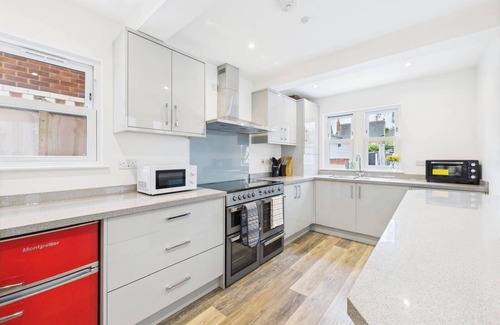 Reading Casa | 4Br4Ensuite-Garden-W&D-CloseToCityCentre