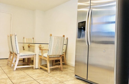 Beverly Green Casa | Enorme, CASA, LV STRIP, LVCC, CONVENTION, reserve ahora, Gran anfitrión, Venta, NYE, 4BDR, BEST