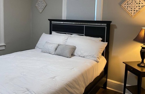 West Orange Apartamento | 4Brs easy access to NYC 25min driveParking-laundry