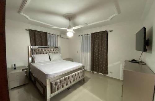 Guaricano Apartamento | 4DR Inviting 3-Bedroom Stay Santo Domingo