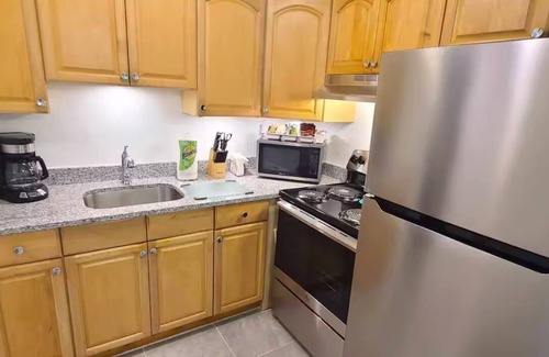 Bearss Plaza Apartamento | 4k TV's, Soft Mattress, Remodeled, Moffitt, USF