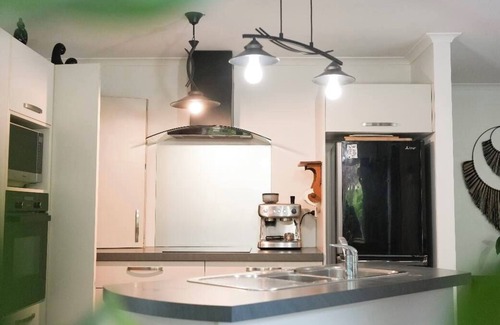 Nelson Casa | 4kms from CBD, pet-friendly, bike tracks/ bus right out the gate, family/couples