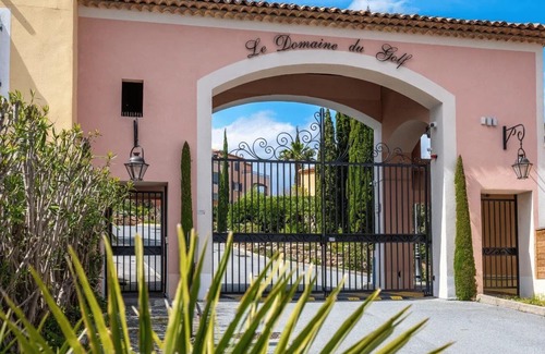 La Rouviere Apartamento | 4p Apartment on beautiful Domaine with pool near the sea