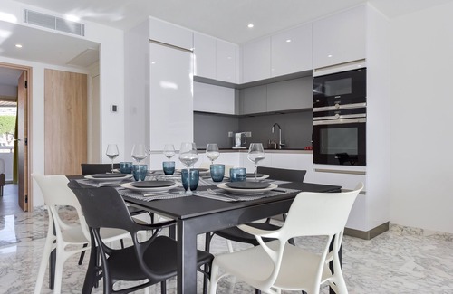 Pointe Croisette Apartamento | 4P Apartment with Terrace, Sea View, and Pool