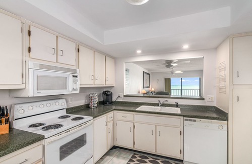 Satellite Beach Condominio | 4to piso directo frente al mar