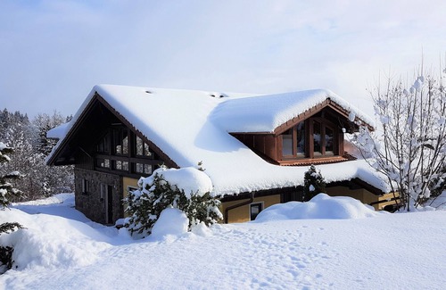 Ofterschwang Casa | Casa de vacaciones directamente en el remonte / escuela de esquí + alquiler de esquí justo en la puerta