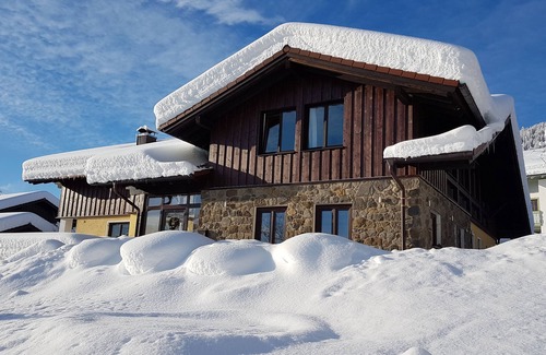 Ofterschwang Casa | Casa de vacaciones directamente en el remonte / escuela de esquí + alquiler de esquí justo en la puerta