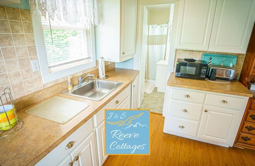 Aquebogue Cabaña | Waterfront Cottage 4
