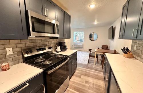 Moscow Apartamento | 4th St Flats