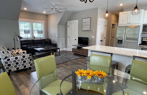 Highlands Apartamento | 4th Street - Walk to Town Apartment in Highlands NC