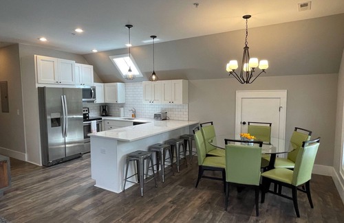 Highlands Apartamento | 4th Street - Walk to Town Apartment in Highlands NC