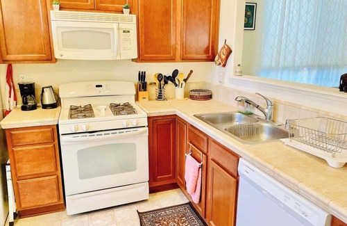 Northwest Reno Casa | 4TVs/6 Beds/Pet Ok/Sleeps 10