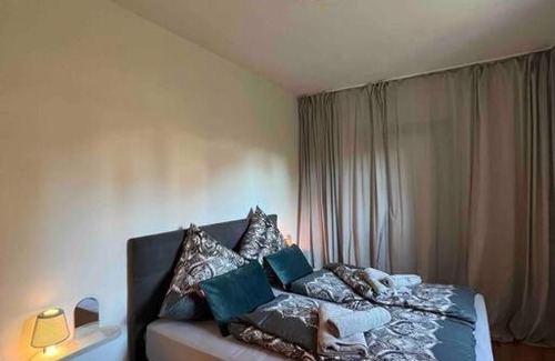 Ebersberg District Apartamento | 4YOUnic Glonn1 * Boxspring * Jacuzzi * Netflix*65“