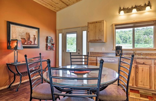 Spanish Valley Apartamento | ¡NUEVO! Estudio Moab de 5 acres con barbacoa e impresionantes vistas al monte