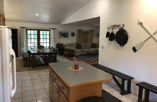 Oviedo Casa | 5-Acre quiet retreat 2 miles from UCF 3/2 Home