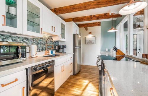 Bremerton Casa | 5 Acre Waterfront Compound - 5 Homes, sleeping 32!