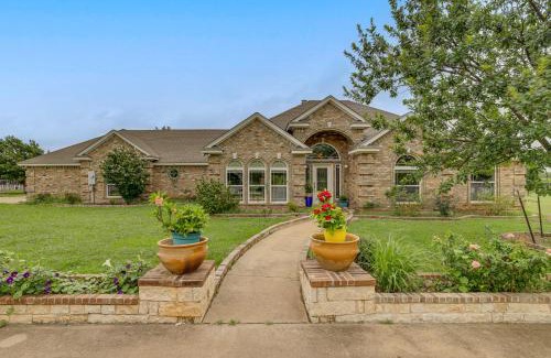 Crowley Casa | 5 Acres! Countryside Getaway Outside Fort Worth