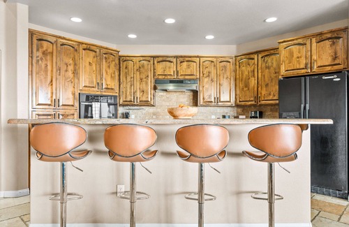 Joshua Tree Highlands Casa | 5 dormitorios, 5 acres, con piscina y spa, excelentes vistas cerca del parque!
