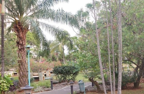 Bangka Apartamento | 5 Acres Jardín tropical en Kemang Raya Residencia entera 3/2 Apart 2nd fl. Balcón