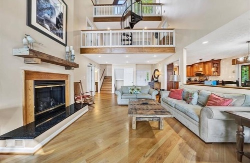 Huddleston Casa | 5 Bathrooms, 2 Flex Rooms, 3 Bathrooms! Sandy Beach, Pet Friendly, Hot Tub, Fire Pit & Wifi! Come V