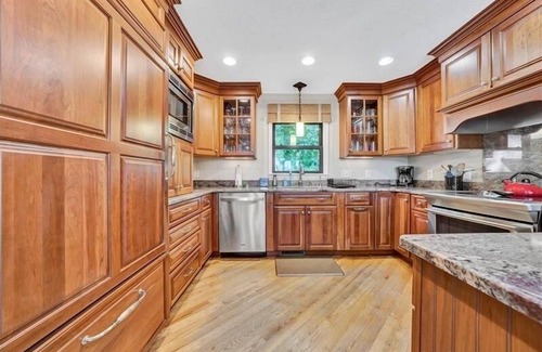 Huddleston Casa | 5 Bathrooms, 2 Flex Rooms, 3 Bathrooms! Sandy Beach, Pet Friendly, Hot Tub, Fire Pit & Wifi! Come V