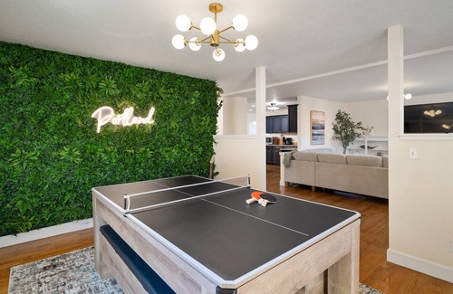 Sunnyside Casa | 5 BD/3.5BA -Arcade-WFH Desks-Pool/Pingpong Table