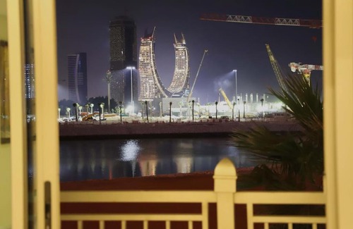 Doha Apartamento | 5 Bd beachfront with private and amenities access
