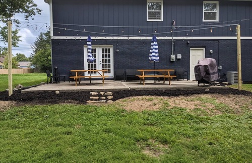 Indianapolis Casa | 5 Bd home w/ GAME ROOM, Pet Friendly- Near I69/465