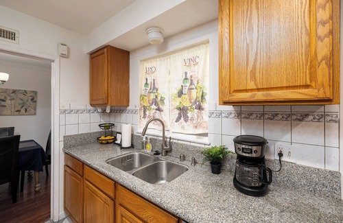 Bassett Casa | 5 BD with Natural Lighting, AC, W/D