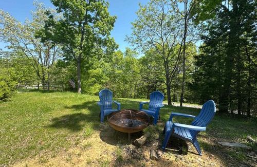 Dandridge Casa | 5 BDR for 20 with Hot Tub Pool Table & Lake View