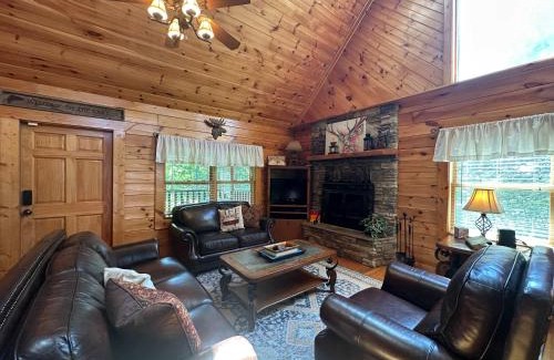 Dandridge Casa | 5 BDR for 20 with Hot Tub Pool Table & Lake View