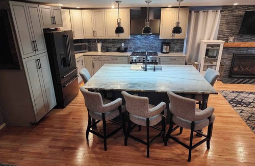 Green Lake Casa | 5-BDR w/ Rooftop Views, Covered Deck & Spacious Backyard–Prime Central Location!