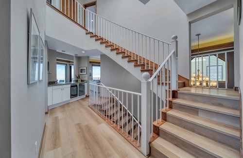 Claremont Casa | 5-bdrm home in Oakland Hills, with sweeping views of San Francisco and GG Bridge
