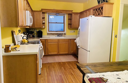 Pardeeville Casa | 5 bdrm/sleeps12 Lakeside Getaway