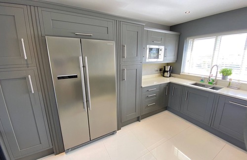 Constantine Bay Casa | 5 bed, 3 bath detached holiday home close to Constantine Bay beach with parking