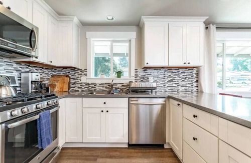 Starcrest Casa | 5 bed/3 bath with Game Room!